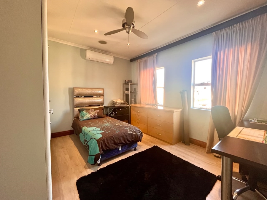 4 Bedroom Property for Sale in Raslouw Gauteng