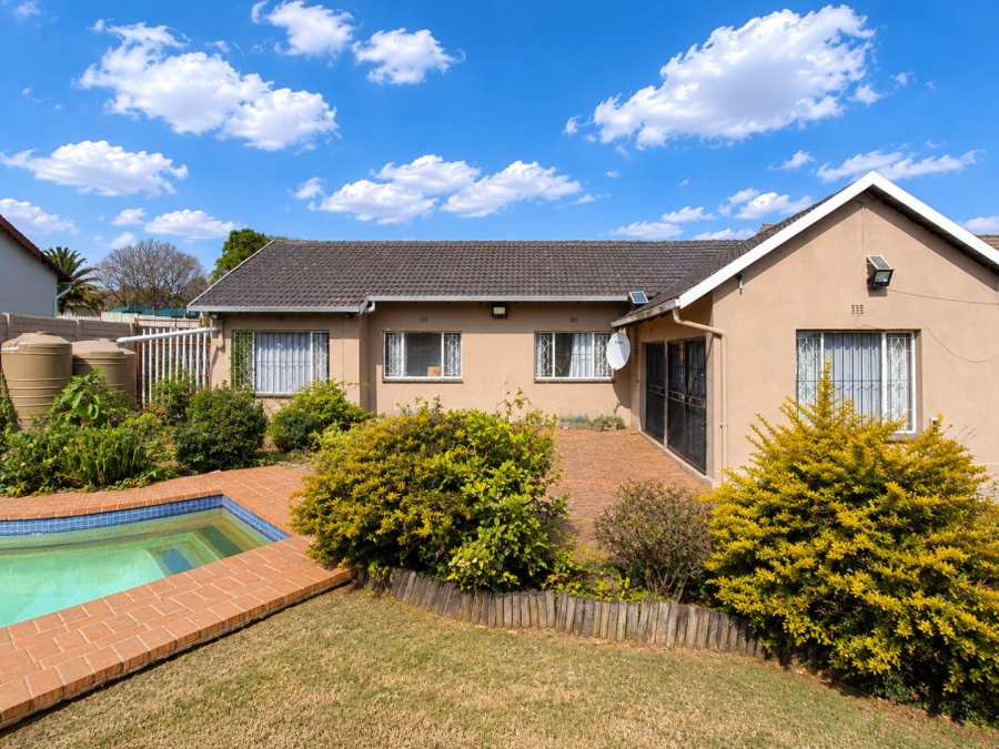 3 Bedroom Property for Sale in Esther Park Gauteng
