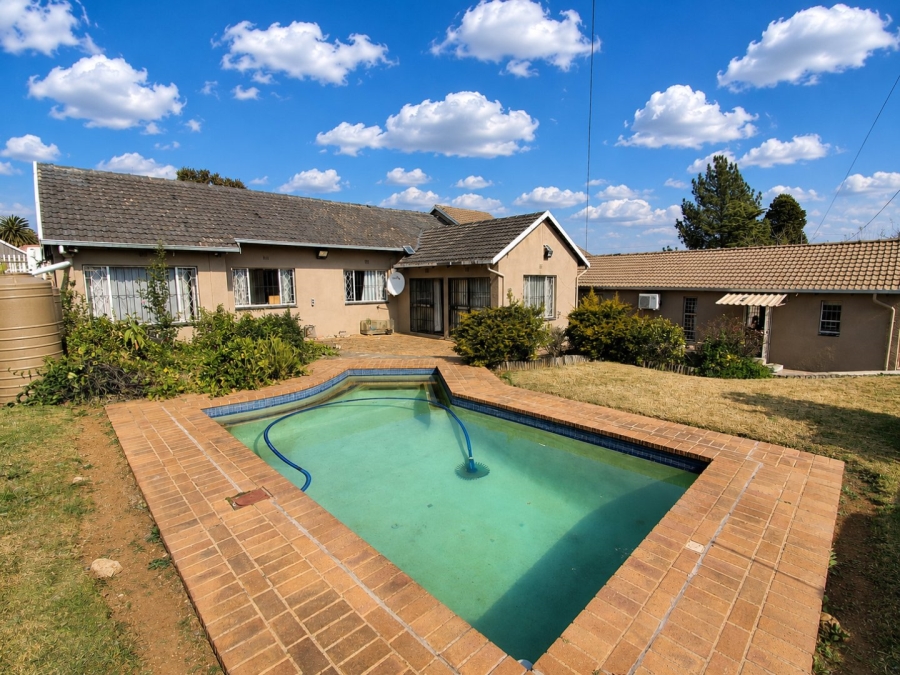 3 Bedroom Property for Sale in Esther Park Gauteng