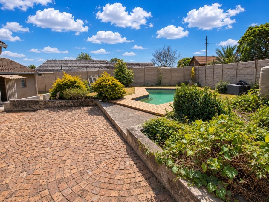 3 Bedroom Property for Sale in Esther Park Gauteng