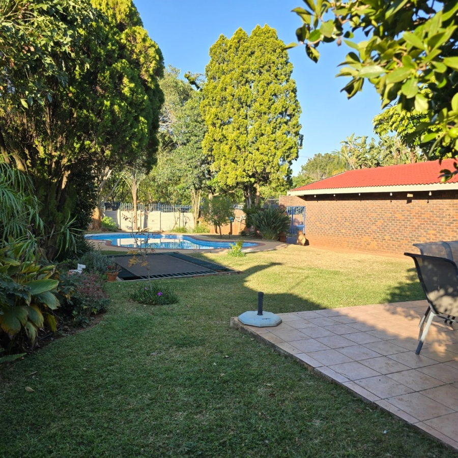 6 Bedroom Property for Sale in Murrayfield Gauteng