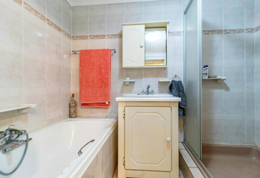 6 Bedroom Property for Sale in Murrayfield Gauteng