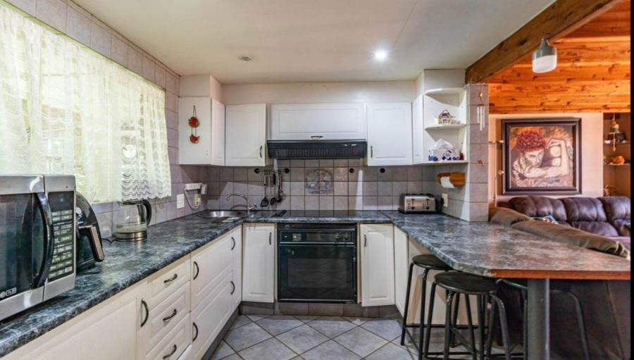 6 Bedroom Property for Sale in Murrayfield Gauteng