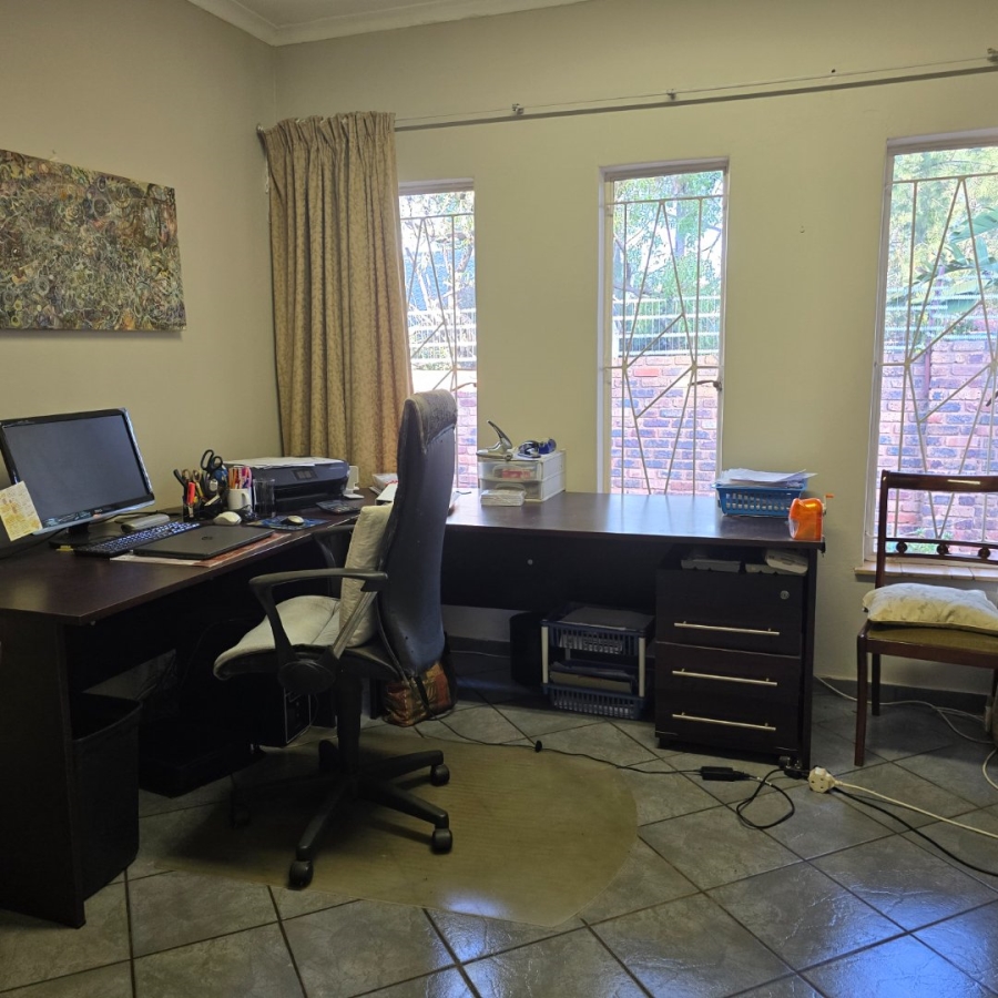 6 Bedroom Property for Sale in Murrayfield Gauteng