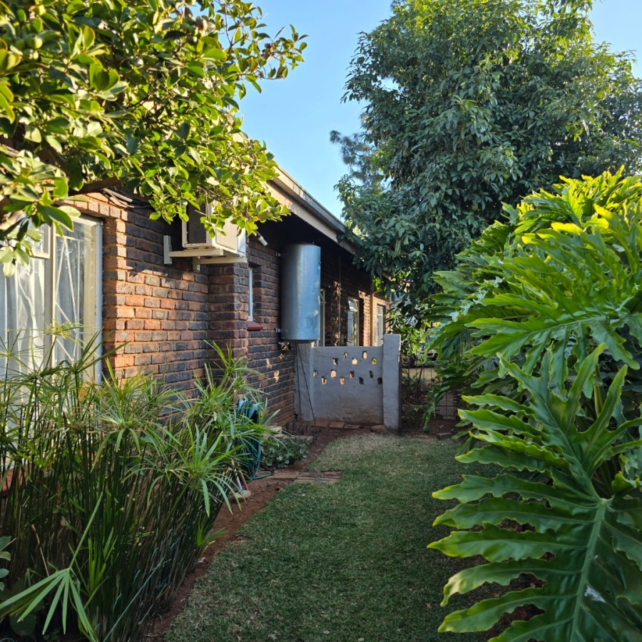 6 Bedroom Property for Sale in Murrayfield Gauteng