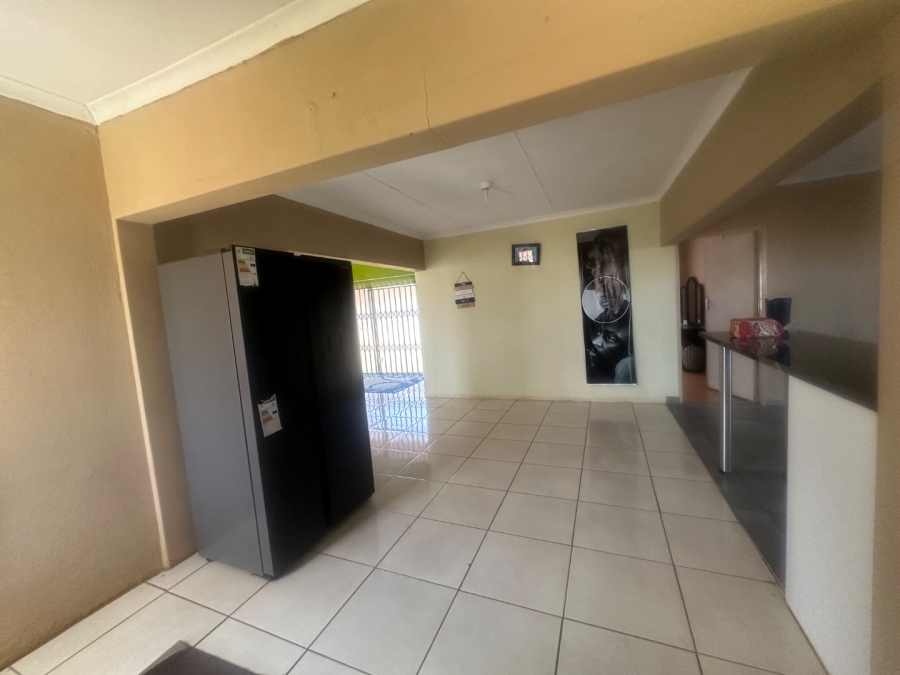 8 Bedroom Property for Sale in Lenasia South Gauteng