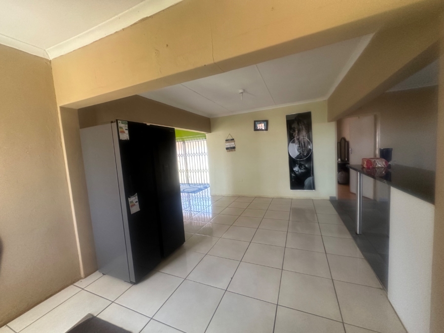 8 Bedroom Property for Sale in Lenasia South Gauteng