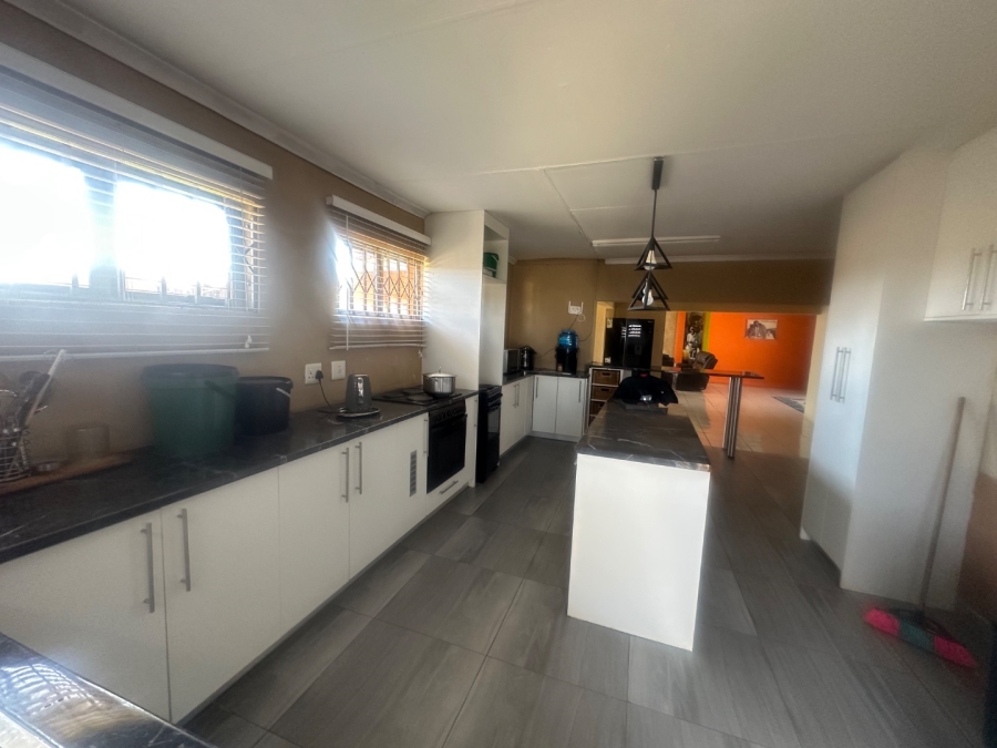 8 Bedroom Property for Sale in Lenasia South Gauteng