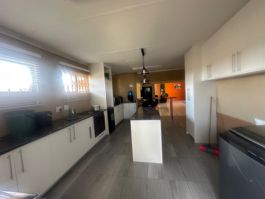 8 Bedroom Property for Sale in Lenasia South Gauteng