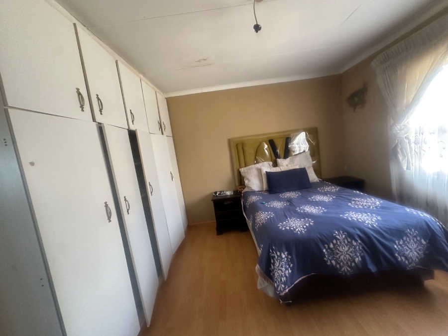 8 Bedroom Property for Sale in Lenasia South Gauteng