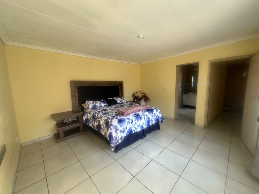 8 Bedroom Property for Sale in Lenasia South Gauteng