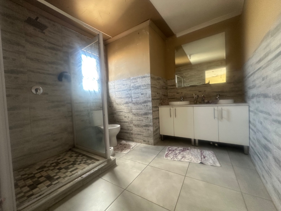8 Bedroom Property for Sale in Lenasia South Gauteng