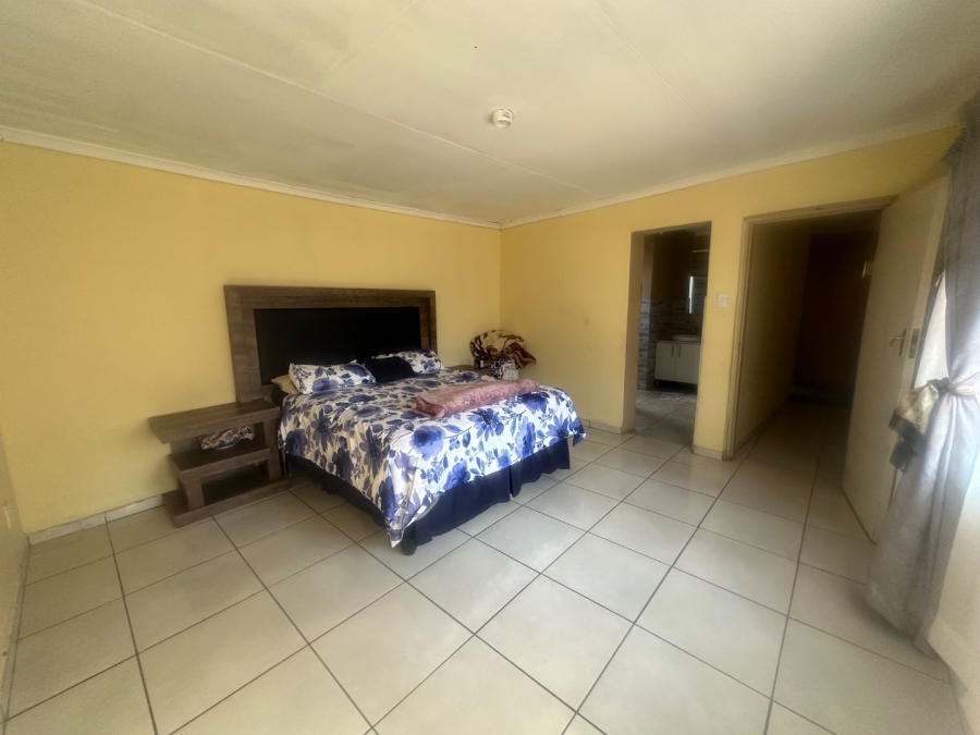 8 Bedroom Property for Sale in Lenasia South Gauteng