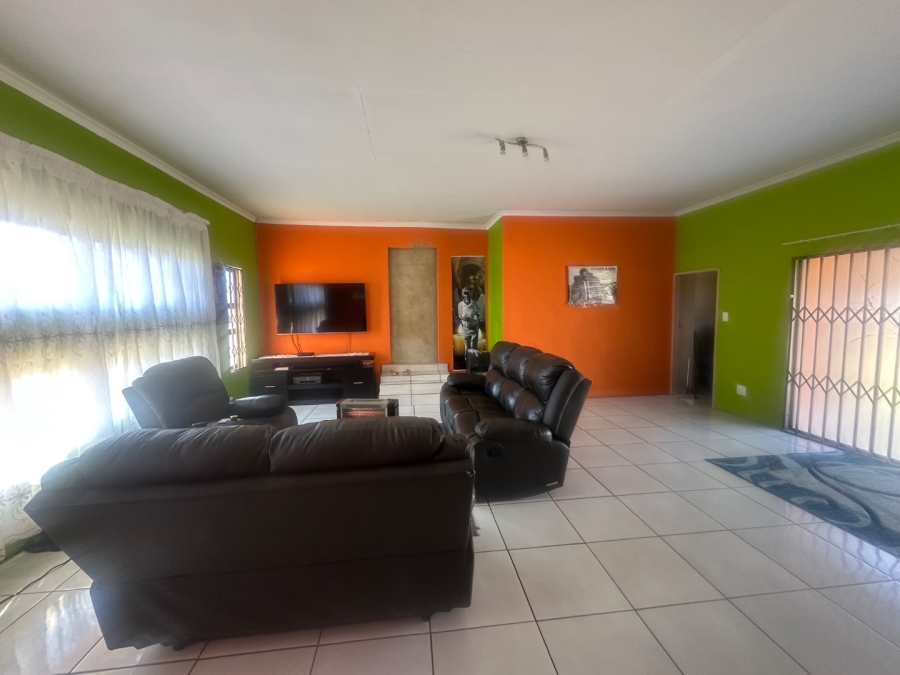 8 Bedroom Property for Sale in Lenasia South Gauteng