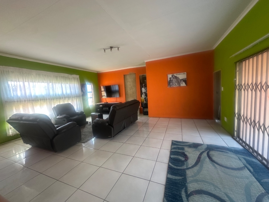 8 Bedroom Property for Sale in Lenasia South Gauteng