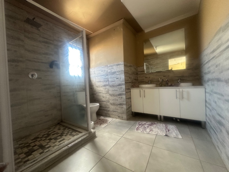 8 Bedroom Property for Sale in Lenasia South Gauteng