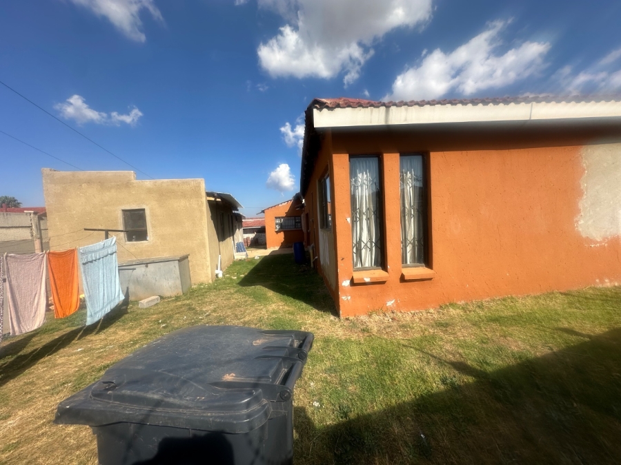 8 Bedroom Property for Sale in Lenasia South Gauteng