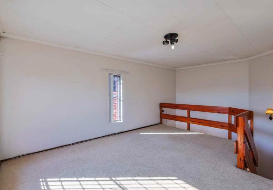 3 Bedroom Property for Sale in Faerie Glen Gauteng