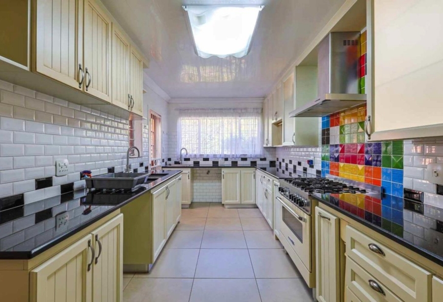 3 Bedroom Property for Sale in Faerie Glen Gauteng