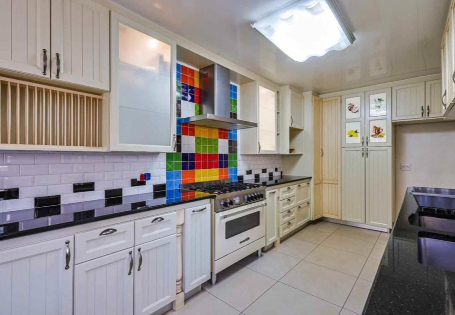 3 Bedroom Property for Sale in Faerie Glen Gauteng