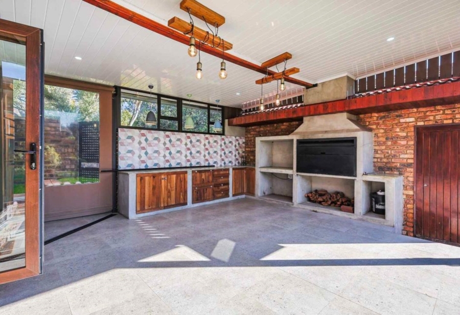 3 Bedroom Property for Sale in Faerie Glen Gauteng