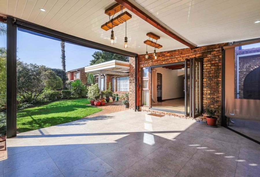 3 Bedroom Property for Sale in Faerie Glen Gauteng