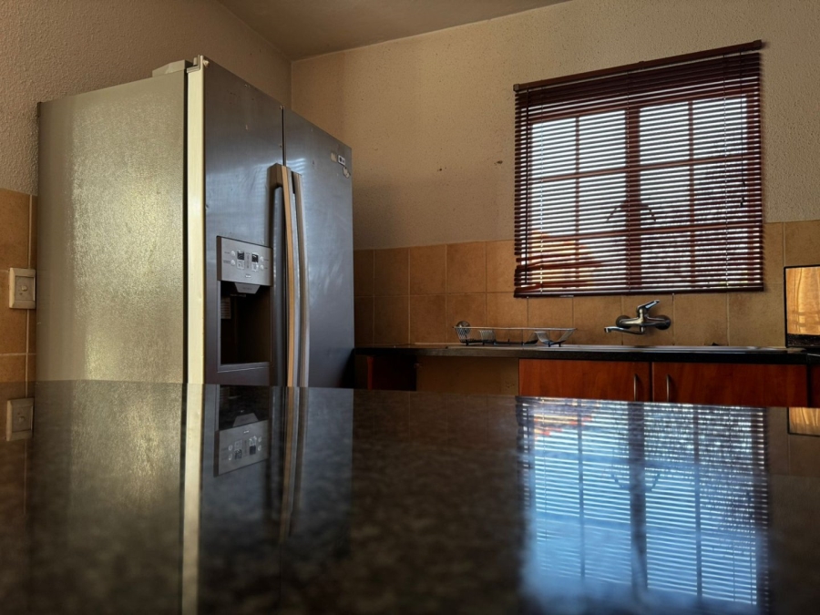 2 Bedroom Property for Sale in Rooihuiskraal North Gauteng
