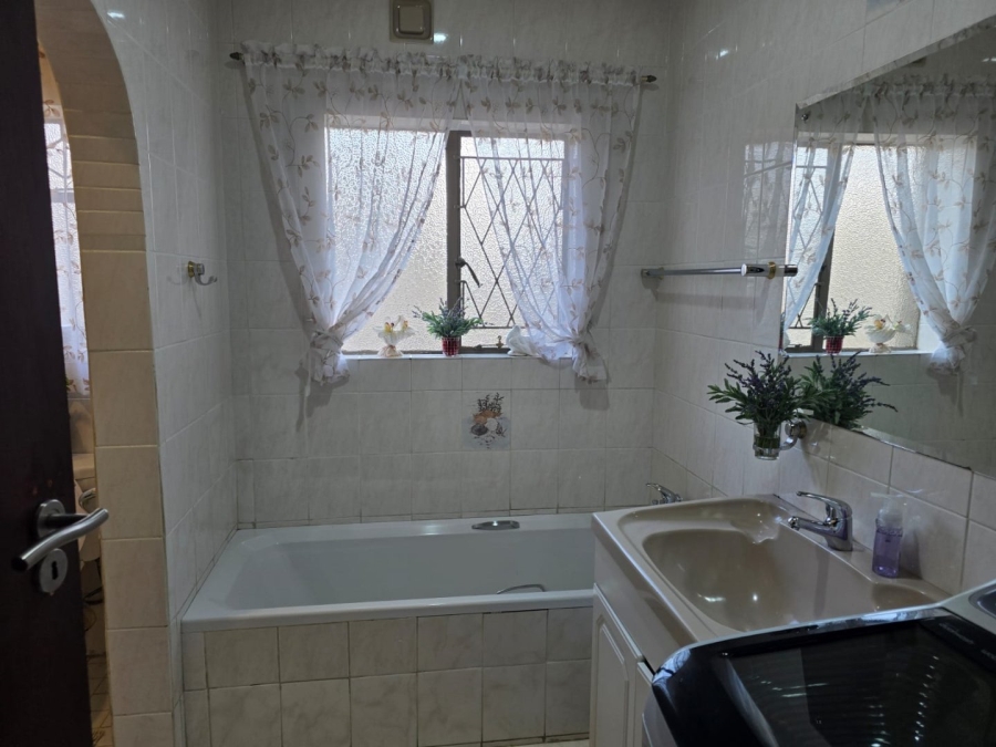 4 Bedroom Property for Sale in Marlands Gauteng