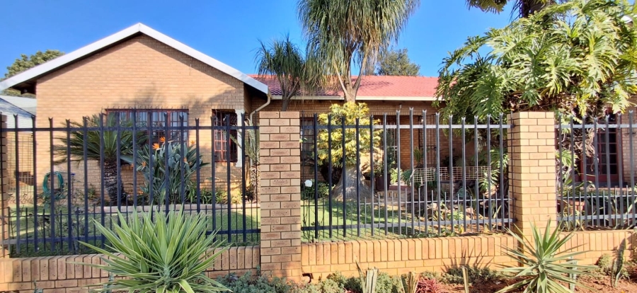 4 Bedroom Property for Sale in Montana Park Gauteng