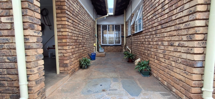 3 Bedroom Property for Sale in Wonderboom South Gauteng