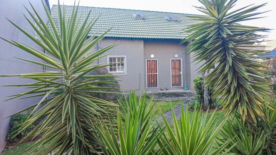 2 Bedroom Property for Sale in Bassonia Rock Gauteng