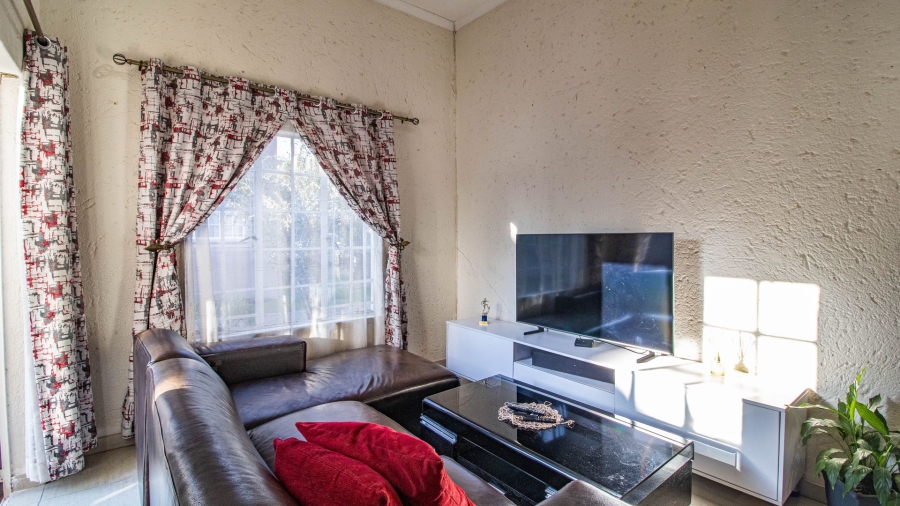 2 Bedroom Property for Sale in Bassonia Rock Gauteng
