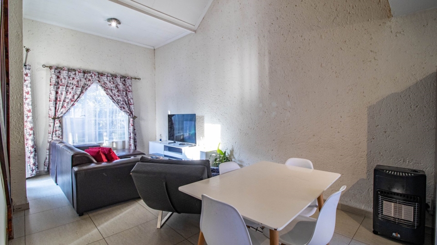 2 Bedroom Property for Sale in Bassonia Rock Gauteng