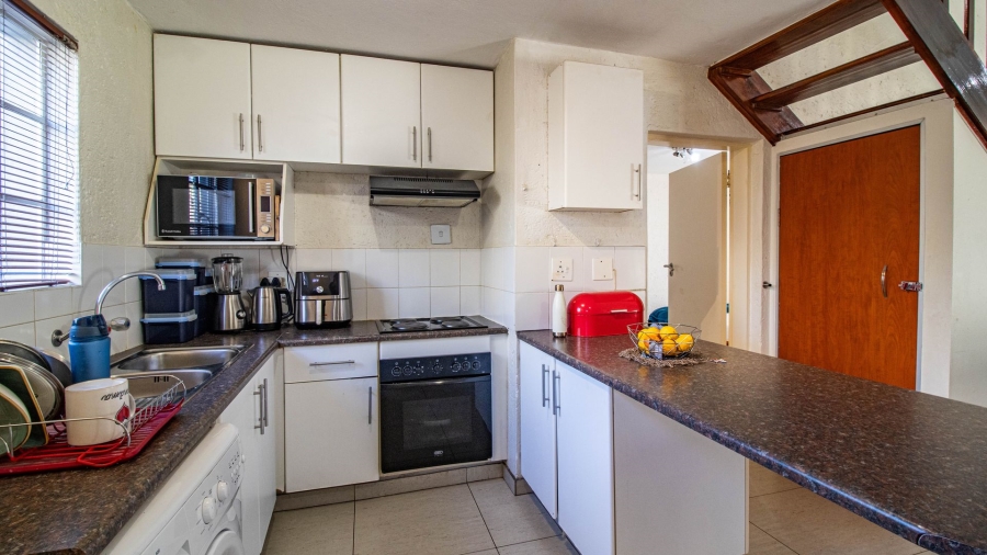 2 Bedroom Property for Sale in Bassonia Rock Gauteng