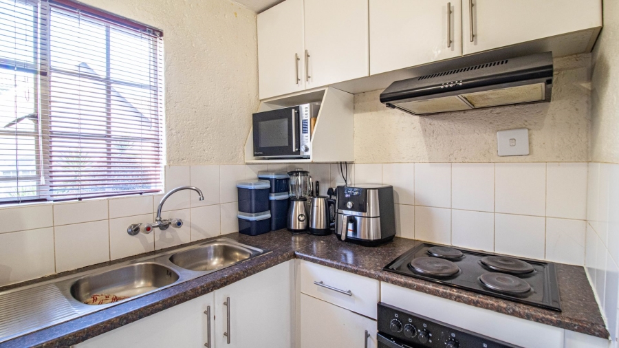 2 Bedroom Property for Sale in Bassonia Rock Gauteng
