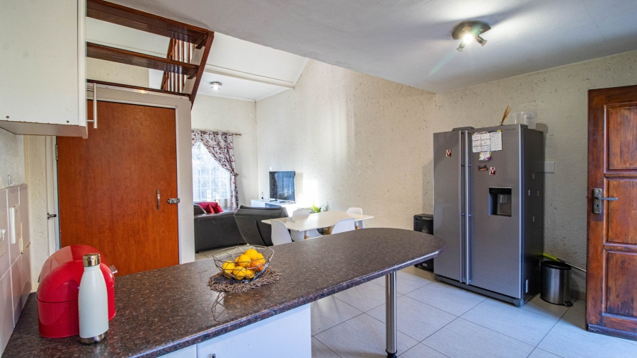 2 Bedroom Property for Sale in Bassonia Rock Gauteng