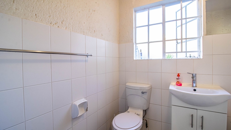2 Bedroom Property for Sale in Bassonia Rock Gauteng