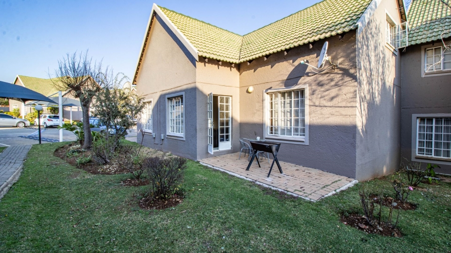2 Bedroom Property for Sale in Bassonia Rock Gauteng