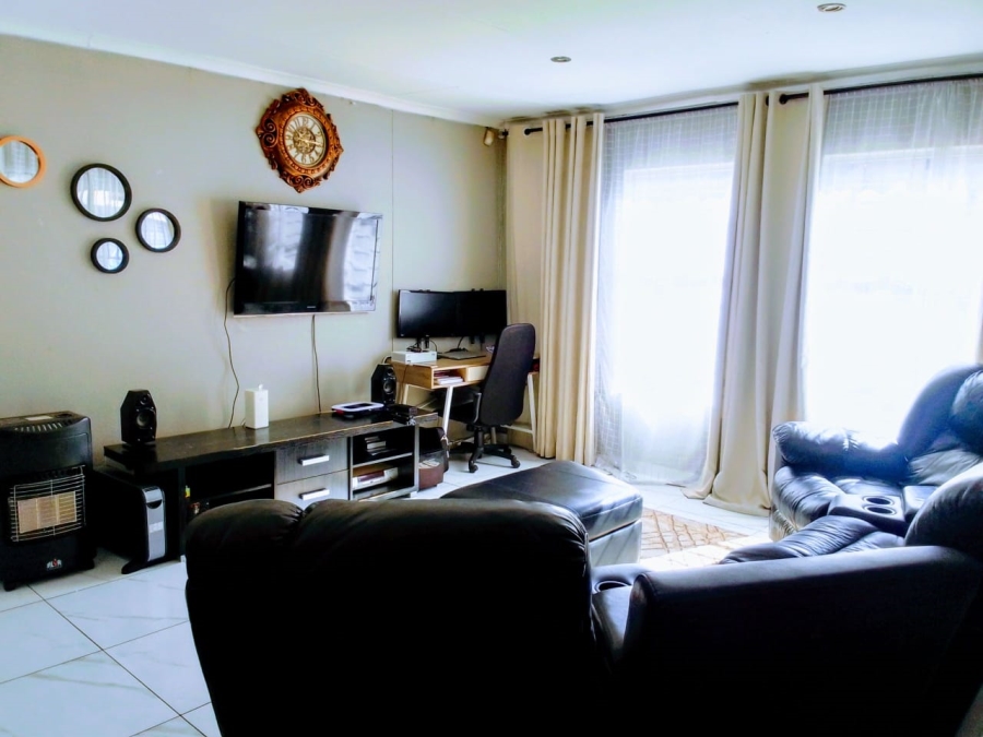 3 Bedroom Property for Sale in Alveda Gauteng