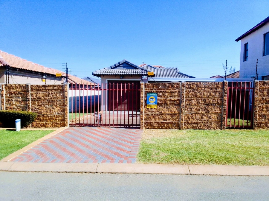 3 Bedroom Property for Sale in Alveda Gauteng