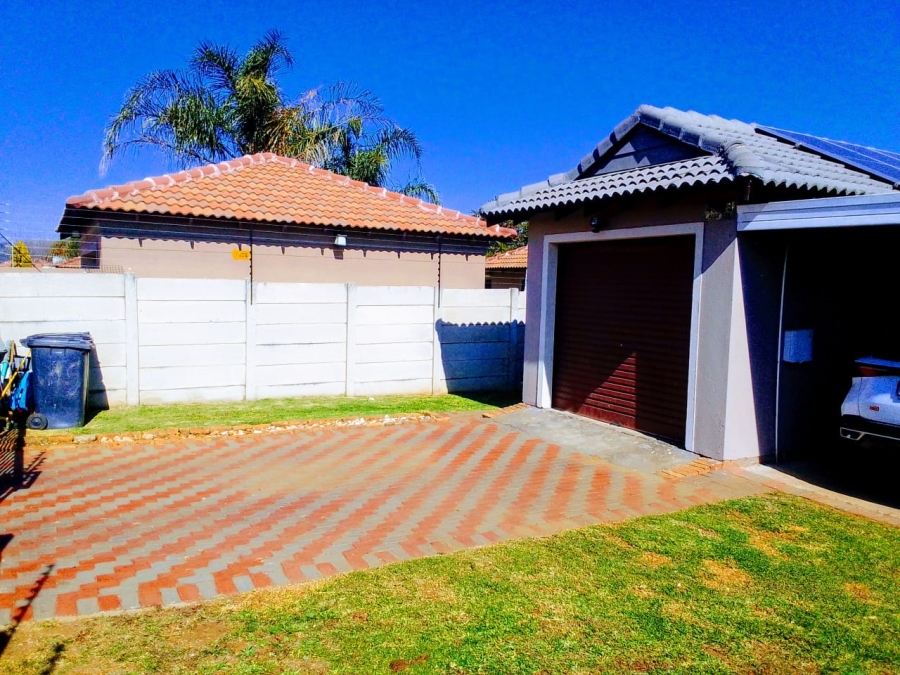 3 Bedroom Property for Sale in Alveda Gauteng