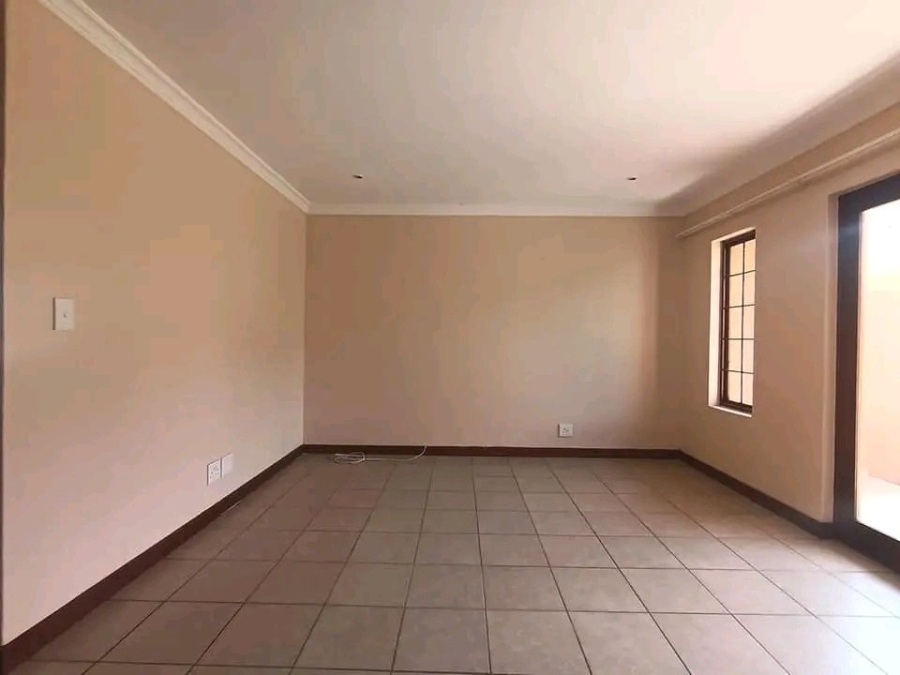 2 Bedroom Property for Sale in Montana Tuine Gauteng