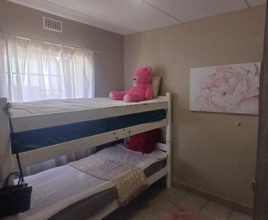 2 Bedroom Property for Sale in Montana Tuine Gauteng