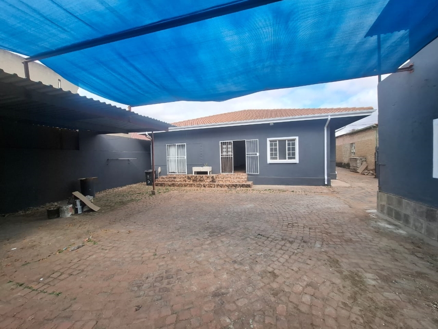 5 Bedroom Property for Sale in Roodepoort Central Gauteng