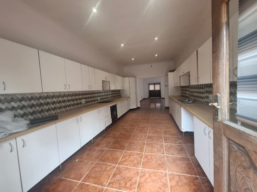 5 Bedroom Property for Sale in Roodepoort Central Gauteng