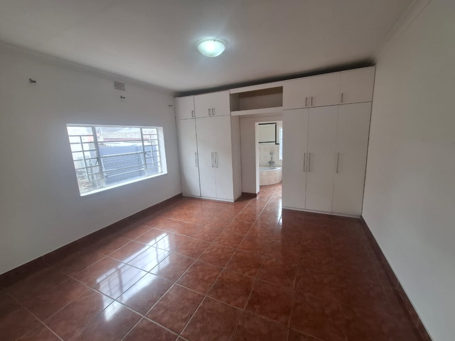 5 Bedroom Property for Sale in Roodepoort Central Gauteng