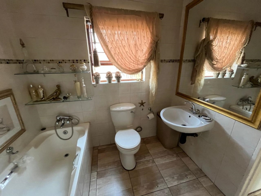 3 Bedroom Property for Sale in Vanderbijlpark SW 5 Gauteng