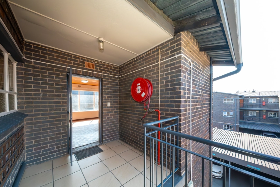 1 Bedroom Property for Sale in Edenvale Central Gauteng