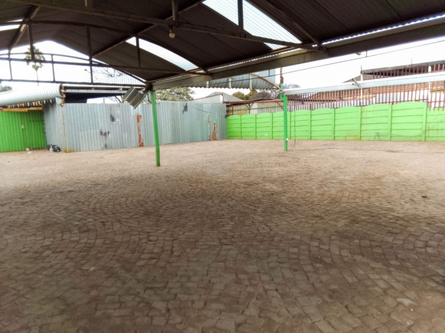Commercial Property for Sale in Rhodesfield Gauteng