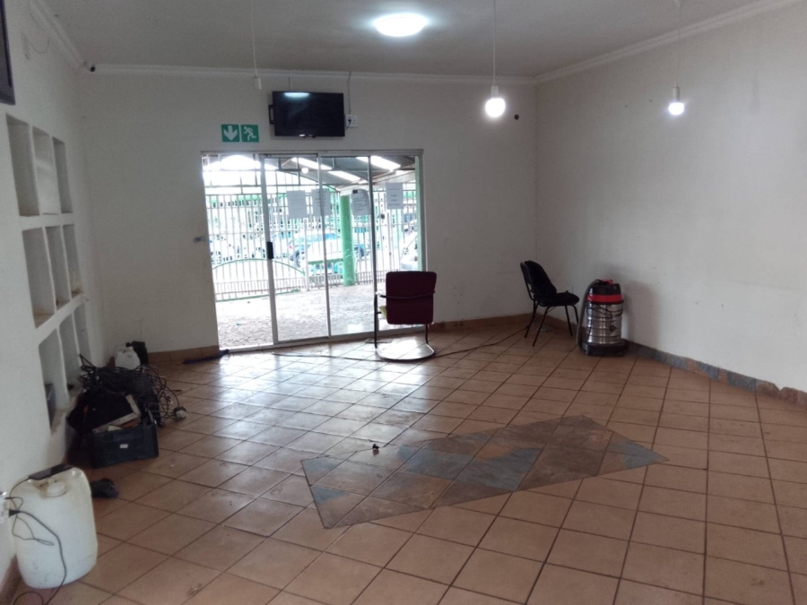 Commercial Property for Sale in Rhodesfield Gauteng